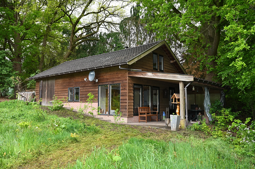 Vakantiehuisje De Del op de helling met uitzicht op het dal in Garderen op de Veluwe