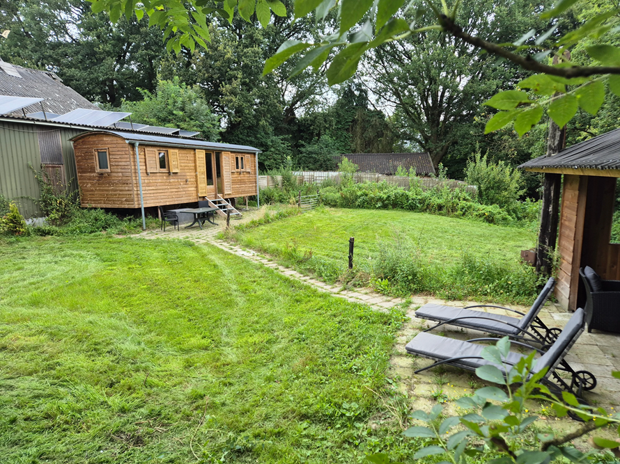 Sfeervolle pipowagen met veranda midden in de natuur bij Garderen op de Veluwe