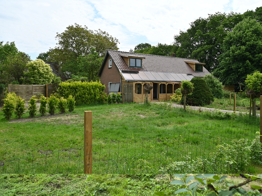 Landelijke vakantiewoning Ouwendorp naast boerderij met omheinde tuin in Garderen op de Veluwe